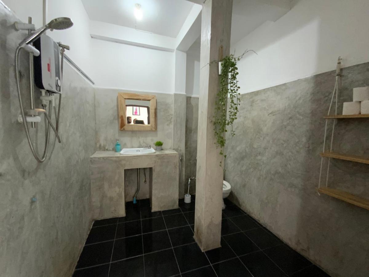 La Casa - Thakhek Pansiyon Dış mekan fotoğraf