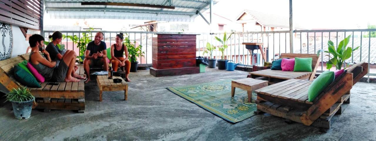 La Casa - Thakhek Pansiyon Dış mekan fotoğraf