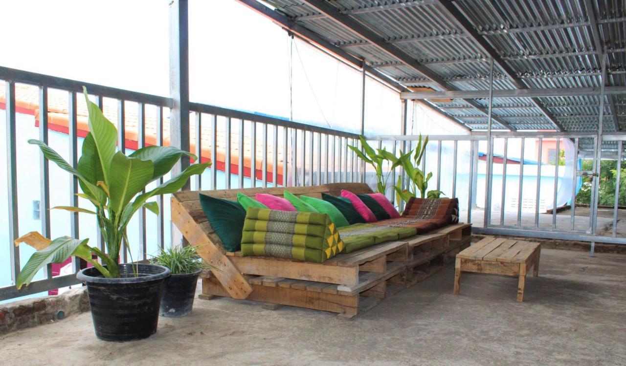 La Casa - Thakhek Pansiyon Dış mekan fotoğraf